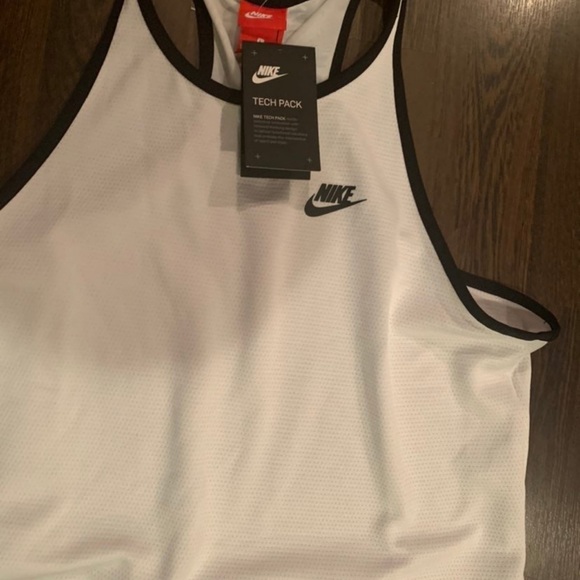 Nike sportswear tech, bonded tights zipped pocket, capris, tech tank top - Picture 8 of 10